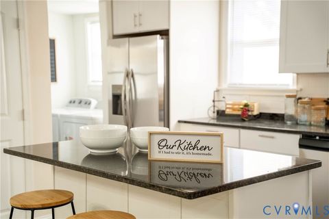 Tiny photo for 411 N 7th Avenue, Hopewell, VA 23860 (MLS # 2530389)