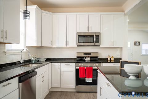 Tiny photo for 411 N 7th Avenue, Hopewell, VA 23860 (MLS # 2530389)