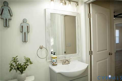 Tiny photo for 411 N 7th Avenue, Hopewell, VA 23860 (MLS # 2530389)