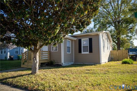 Tiny photo for 411 N 7th Avenue, Hopewell, VA 23860 (MLS # 2530389)