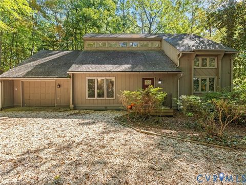 Photo of 3601 Quail Meadows Place, Chesterfield, VA 23112 (MLS # 2529193)