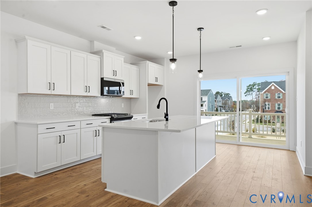 12049 Flowering Lavender Loop