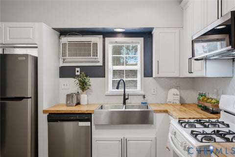 Tiny photo for 209 W Clay Street, Richmond, VA 23220 (MLS # 2622191)