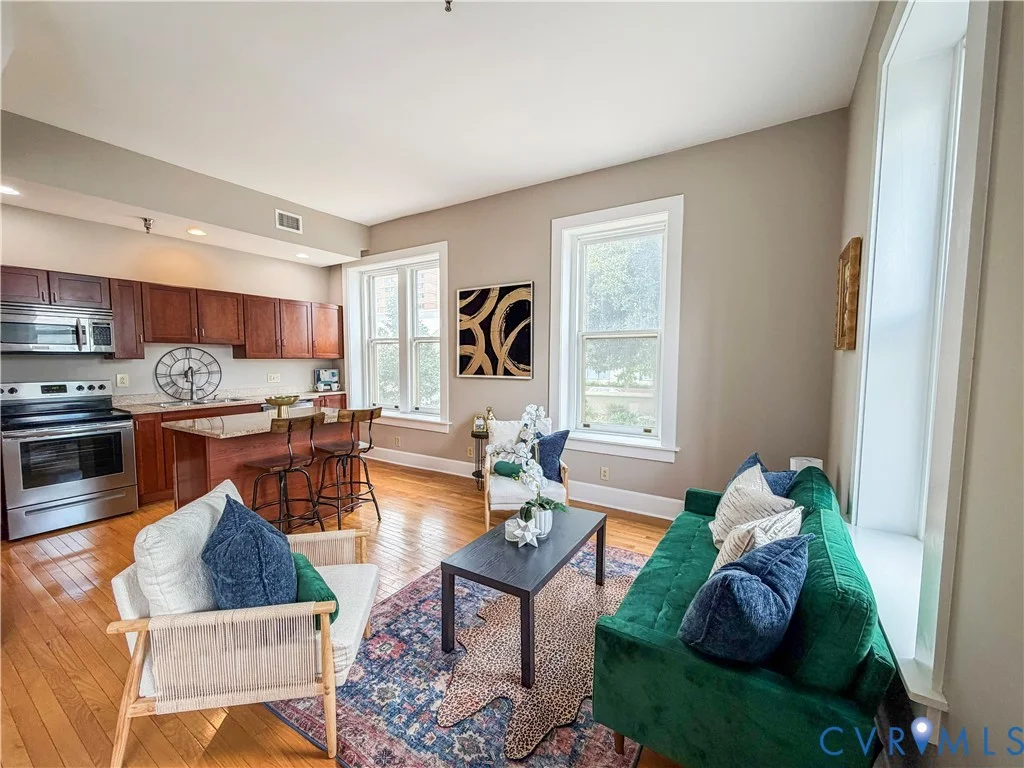 212 W Franklin Street Unit U109