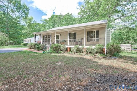 Photo of 424 N James Street, Ashland, VA 23005 (MLS # 2612026)