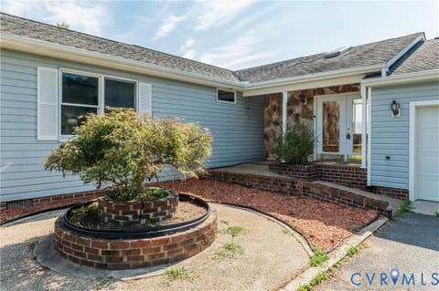 Photo of 126 Meadow Drive, Tappahannock, VA 22560 (MLS # 2622552)