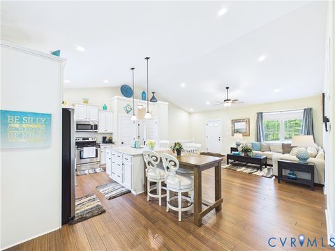 Tiny photo for 208 Thomas Circle, Farmville, VA 23901 (MLS # 2610496)