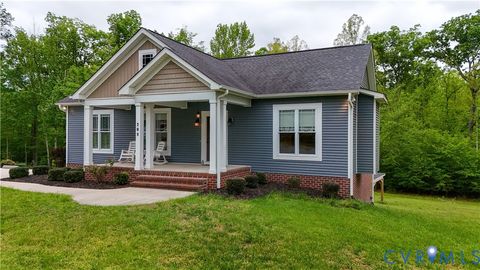 Photo of 208 Thomas Circle, Farmville, VA 23901 (MLS # 2610496)