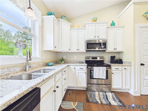 Tiny photo for 208 Thomas Circle, Farmville, VA 23901 (MLS # 2610496)