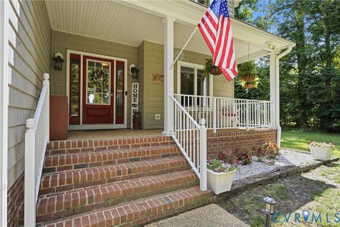 Tiny photo for 210 Riverview Road, Stevensville, VA 23161 (MLS # 2620913)