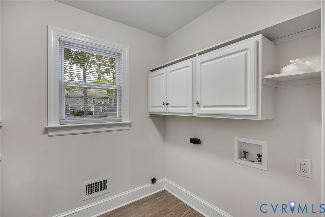 Henrico, Virginia 23238, United States, 6 Bedrooms Bedrooms, ,4 BathroomsBathrooms,Residential,Pending,211390