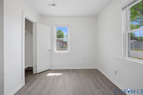 Tiny photo for 702 Westwood Avenue, Hampton, VA 23661 (MLS # 2609297)