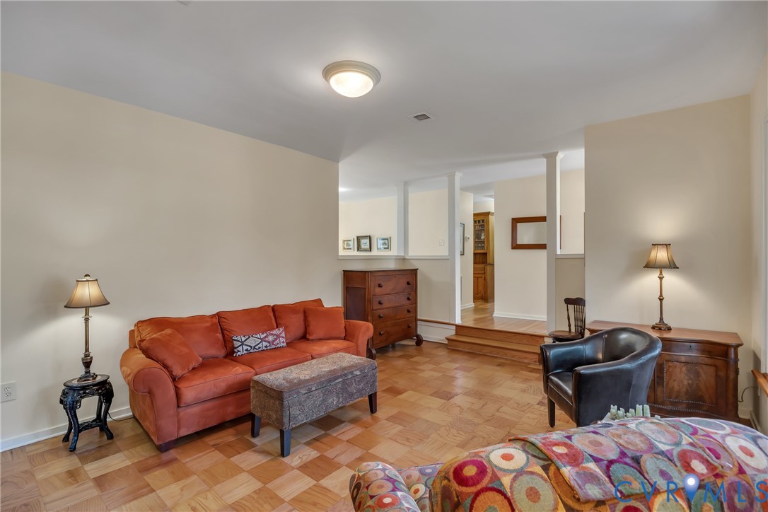 Henrico, Virginia 23229, United States, 4 Bedrooms Bedrooms, ,3 BathroomsBathrooms,Residential,Active,199242