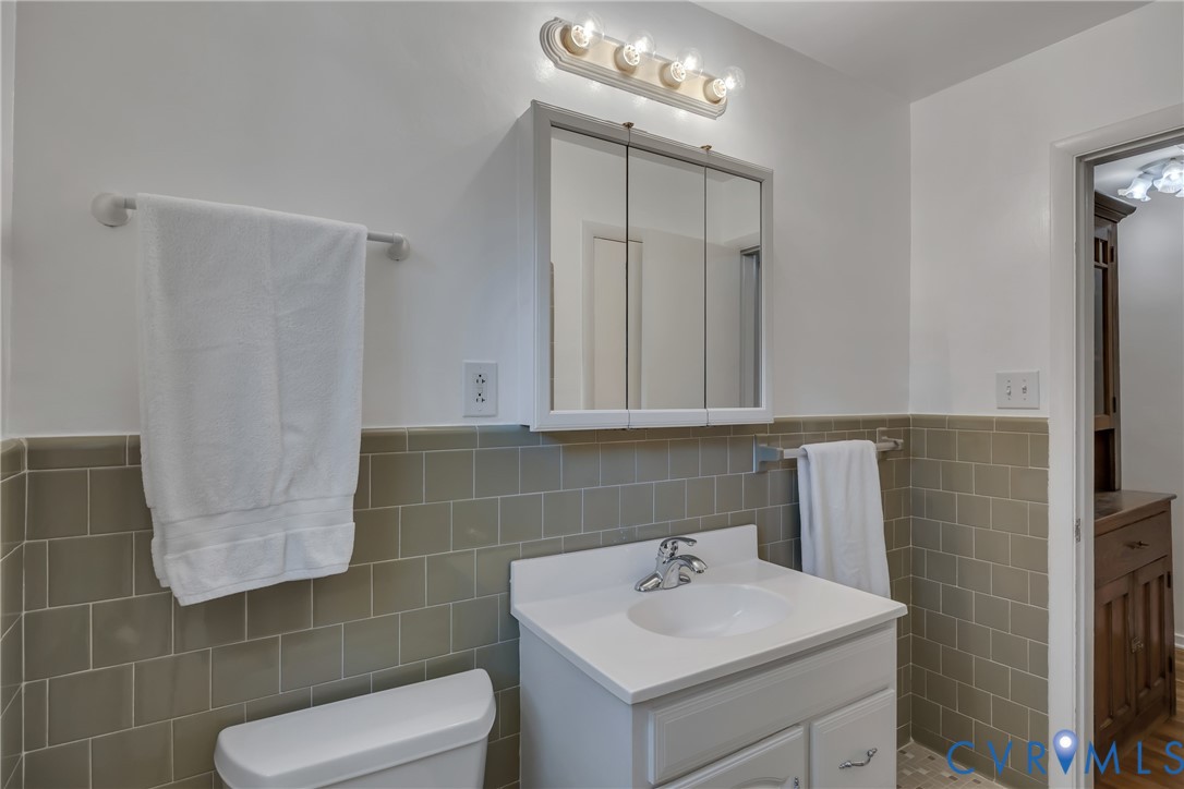 Henrico, Virginia 23229, United States, 4 Bedrooms Bedrooms, ,3 BathroomsBathrooms,Residential,Active,199242