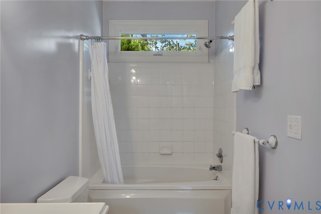 Henrico, Virginia 23229, United States, 4 Bedrooms Bedrooms, ,3 BathroomsBathrooms,Residential,Active,199242