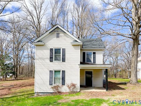 Photo of 1016 Court Street, Victoria, VA 23974 (MLS # 2606463)