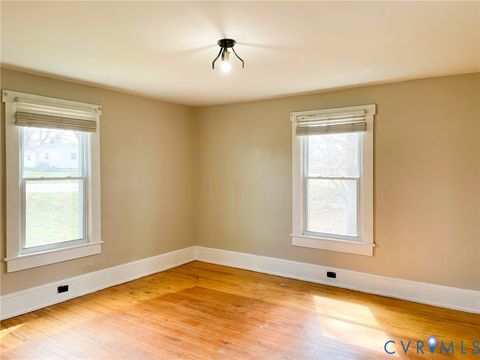 Tiny photo for 1016 Court Street, Victoria, VA 23974 (MLS # 2606463)