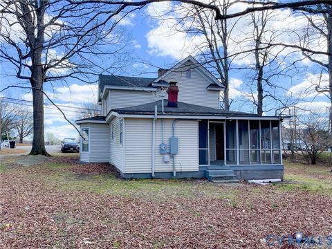 Tiny photo for 1016 Court Street, Victoria, VA 23974 (MLS # 2606463)