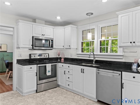 Tiny photo for 4111 Stratford Road, Richmond, VA 23225 (MLS # 2614386)