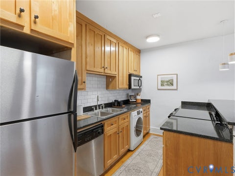 Tiny photo for 2705 Hanover Avenue #U6, Richmond, VA 23220 (MLS # 2627799)