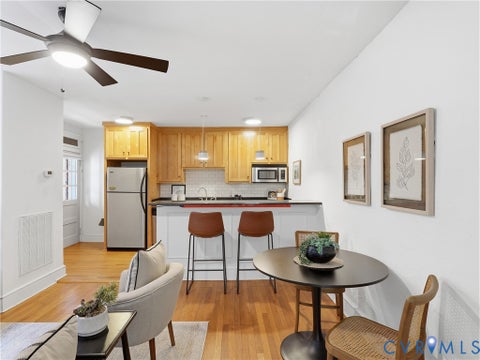 Tiny photo for 2705 Hanover Avenue #U6, Richmond, VA 23220 (MLS # 2627799)