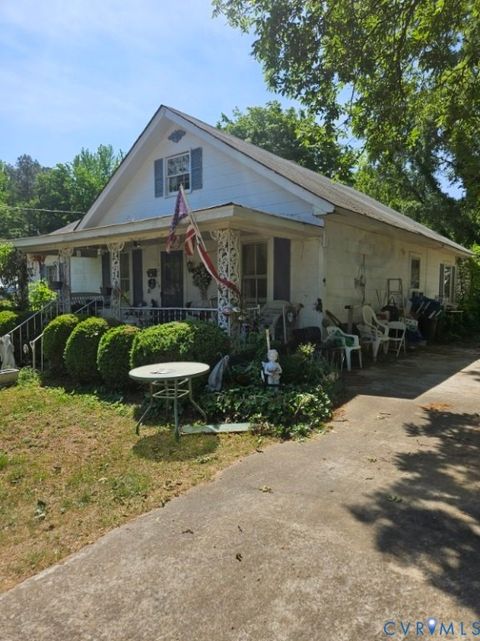 Tiny photo for 123 Drew Street, Chase City, VA 23924 (MLS # 2614341)