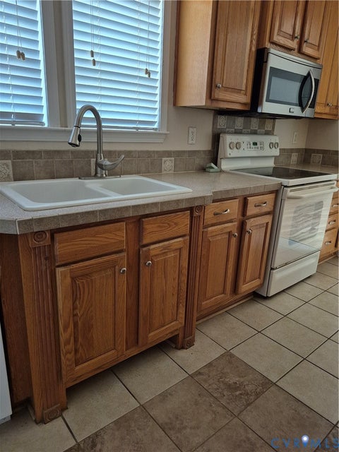 Tiny photo for 10541 Continenatal Road, Quinton, VA 23141 (MLS # 2624980)