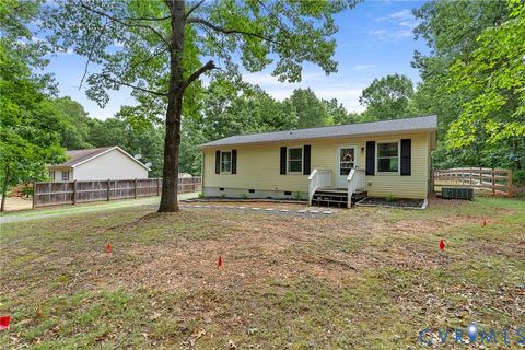 Photo of 95 B A H Road, Scottsville, VA 24590 (MLS # 2616516)