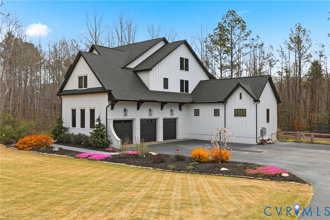 2121 Jockey Ridge Road