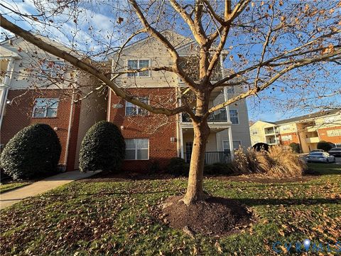 Photo of 9600 Links Way #D, Glen Allen, VA 23059 (MLS # 2533044)