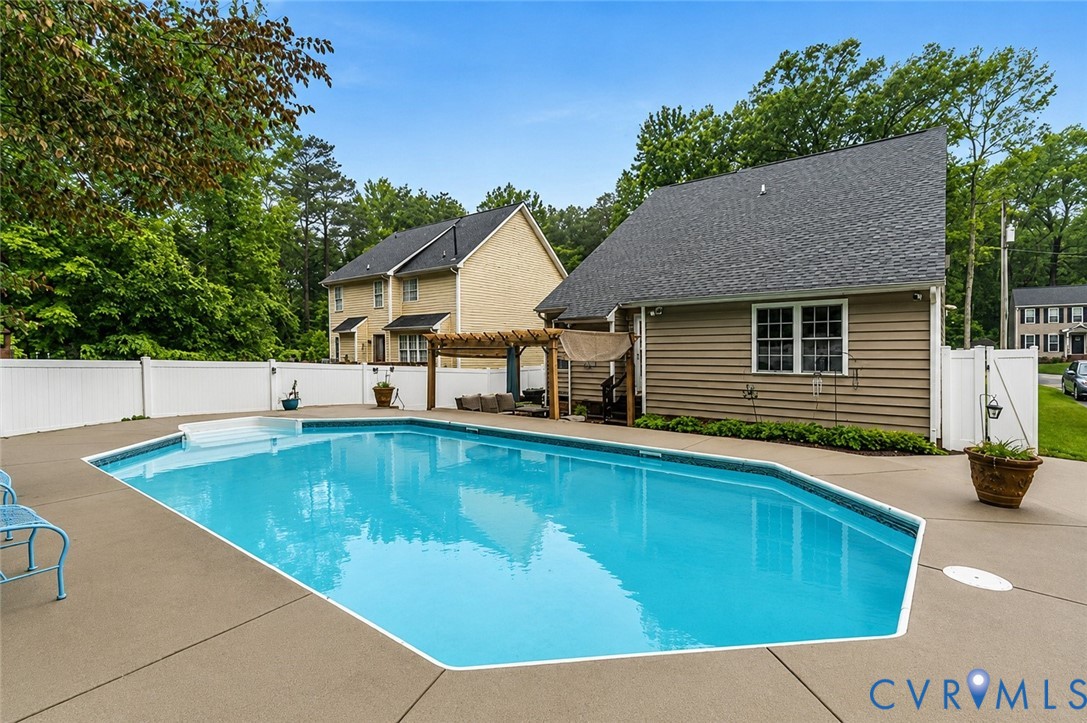10001 Crystal Lake Avenue