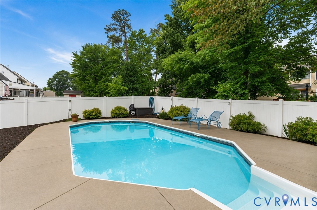 10001 Crystal Lake Avenue