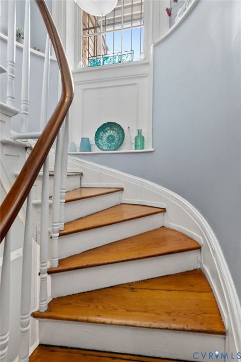 Tiny photo for 2601 E Franklin Street, Richmond, VA 23223 (MLS # 2607391)