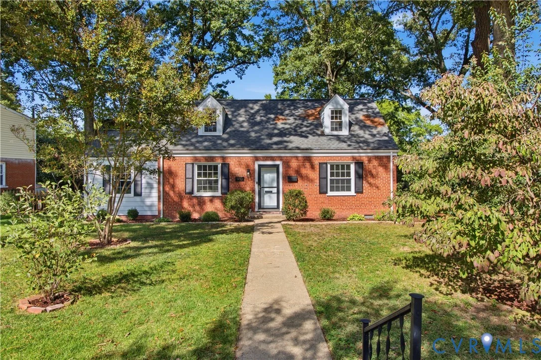 910 Greenway Lane