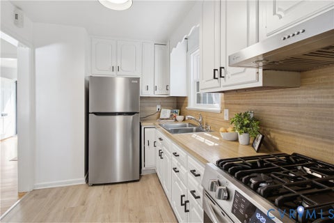 Tiny photo for 910 Greenway Lane, Richmond, VA 23226 (MLS # 2627909)