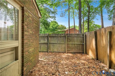 Tiny photo for 14553 Old Courthouse Way #B, Newport News, VA 23608 (MLS # 2618538)