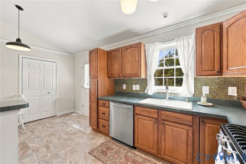 Tiny photo for 118 Anderson Avenue, Bowling Green, VA 22427 (MLS # 2625098)