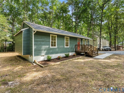 Tiny photo for 4902 Genlou Court, Chesterfield, VA 23832 (MLS # 2625760)