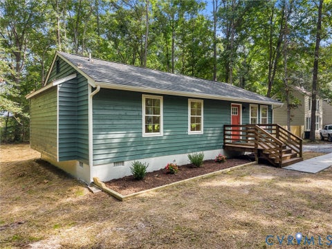 Tiny photo for 4902 Genlou Court, Chesterfield, VA 23832 (MLS # 2625760)