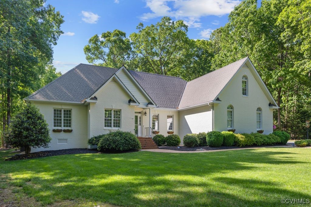 2951 W Maple Grove Lane