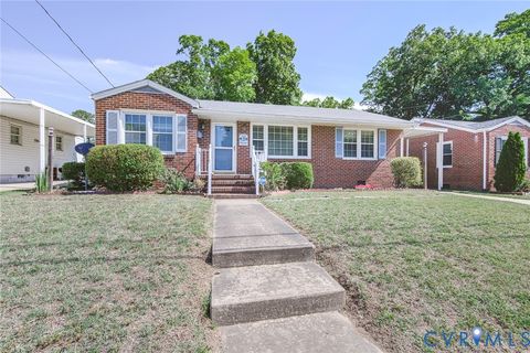 Photo of 208 Hargrave Avenue, Colonial Heights, VA 23834 (MLS # 2611670)