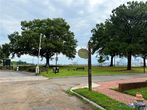 Tiny photo for 311 Dinwiddie Street, Portsmouth, VA 23704 (MLS # 2619170)