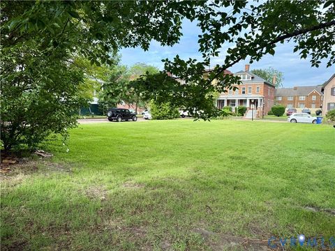 Tiny photo for 311 Dinwiddie Street, Portsmouth, VA 23704 (MLS # 2619170)
