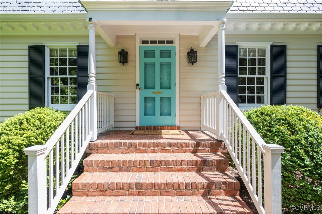 7 Raven Rock Court
