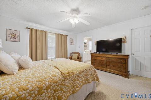 Tiny photo for 308 Meadow Circle, Emporia, VA 23847 (MLS # 2614494)