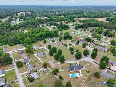 Tiny photo for 308 Meadow Circle, Emporia, VA 23847 (MLS # 2614494)