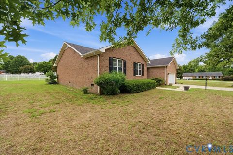 Tiny photo for 308 Meadow Circle, Emporia, VA 23847 (MLS # 2614494)