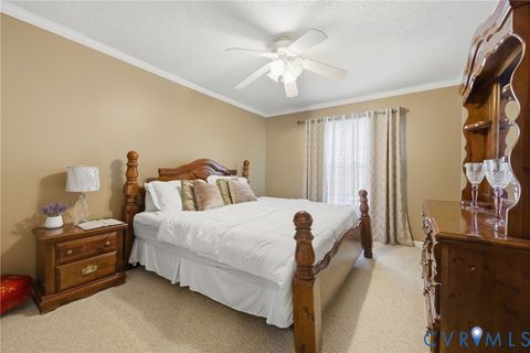 Tiny photo for 308 Meadow Circle, Emporia, VA 23847 (MLS # 2614494)