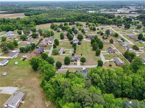 Tiny photo for 308 Meadow Circle, Emporia, VA 23847 (MLS # 2614494)