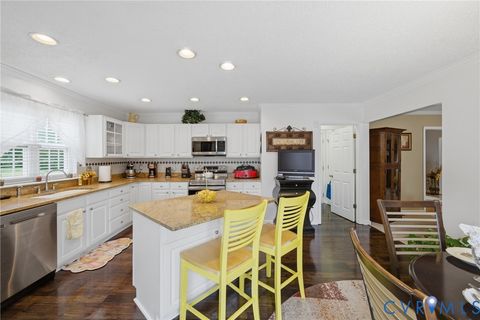 Tiny photo for 308 Meadow Circle, Emporia, VA 23847 (MLS # 2614494)